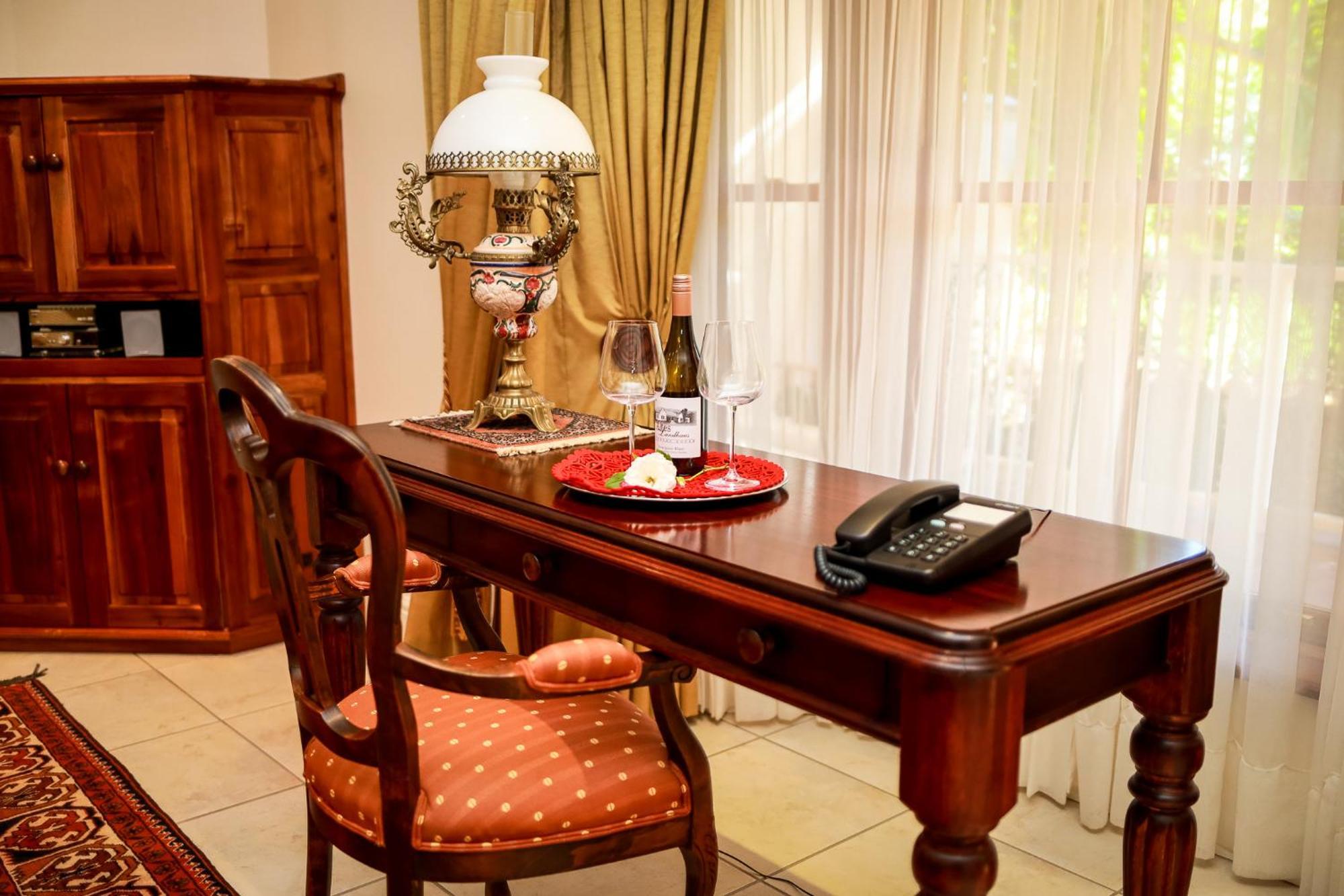 Altes Landhaus Country Lodge Oudtshoorn Esterno foto